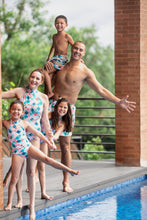 Load image into Gallery viewer, Turtleneck in Black